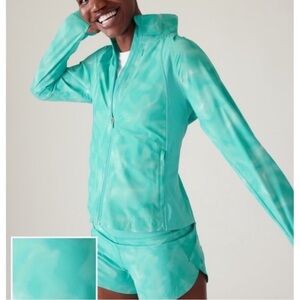 Athleta Run With It Printed Jacket Size Medium Tall Turquoise Teal Tie Dye